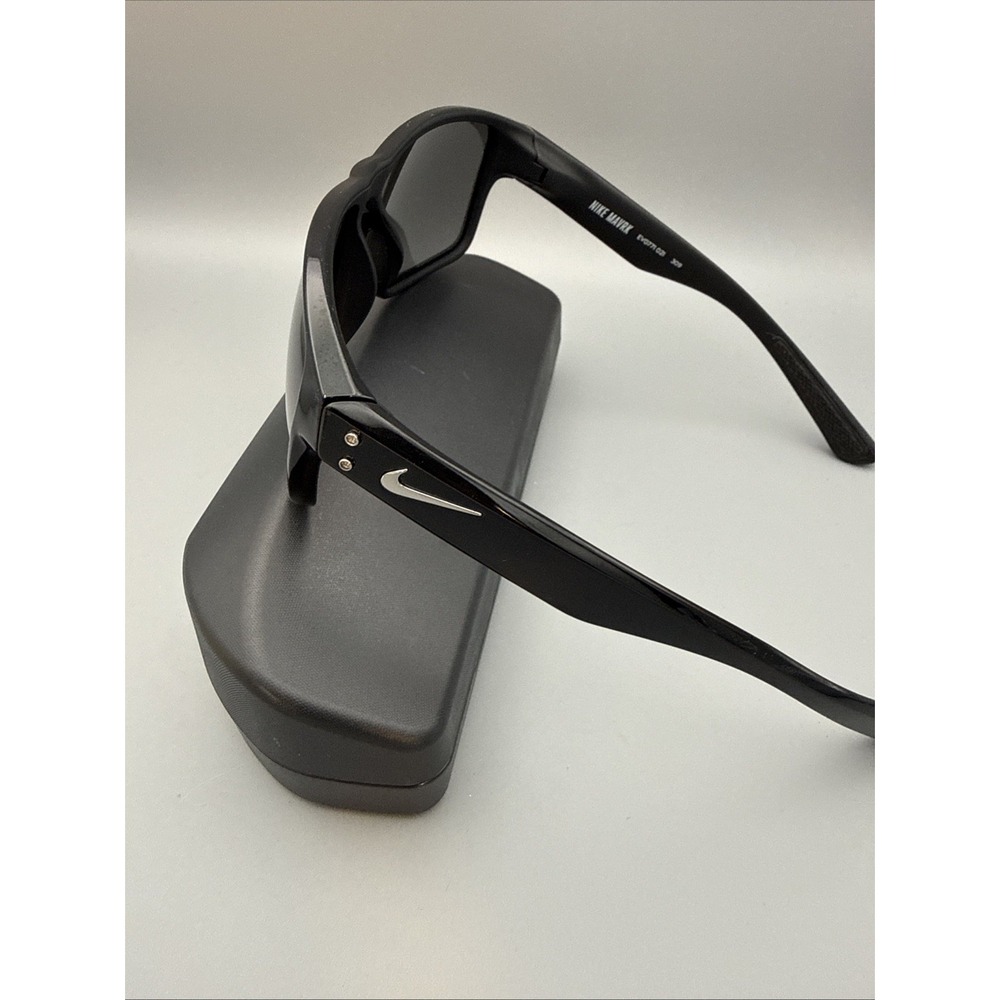 NIKE MAVRK NIKE MAX OPTICS EV0771 021 309 BLACK COUNTRY CLUB IVY LEAGUE & CASE
